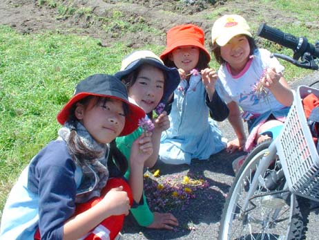 �@�؂̃l�b�N���X�Ɓu�͂��|�[�Y�v